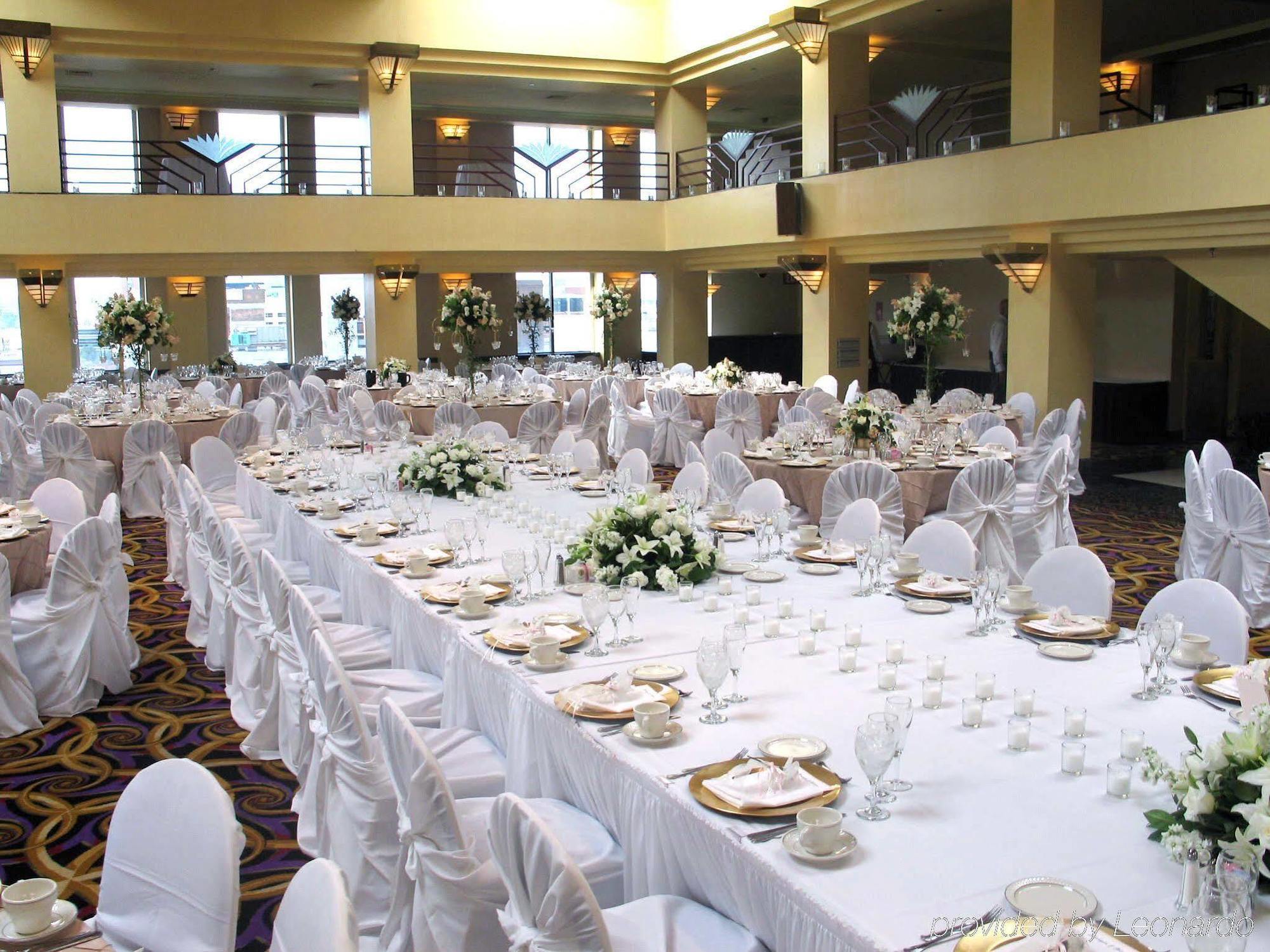 Atheneum Suite Hotel Detroit Dış mekan fotoğraf